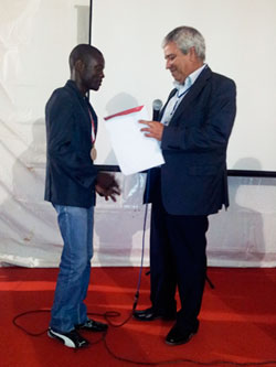 Entrega do pr�mio ao 1� Classificado pela Sinfic